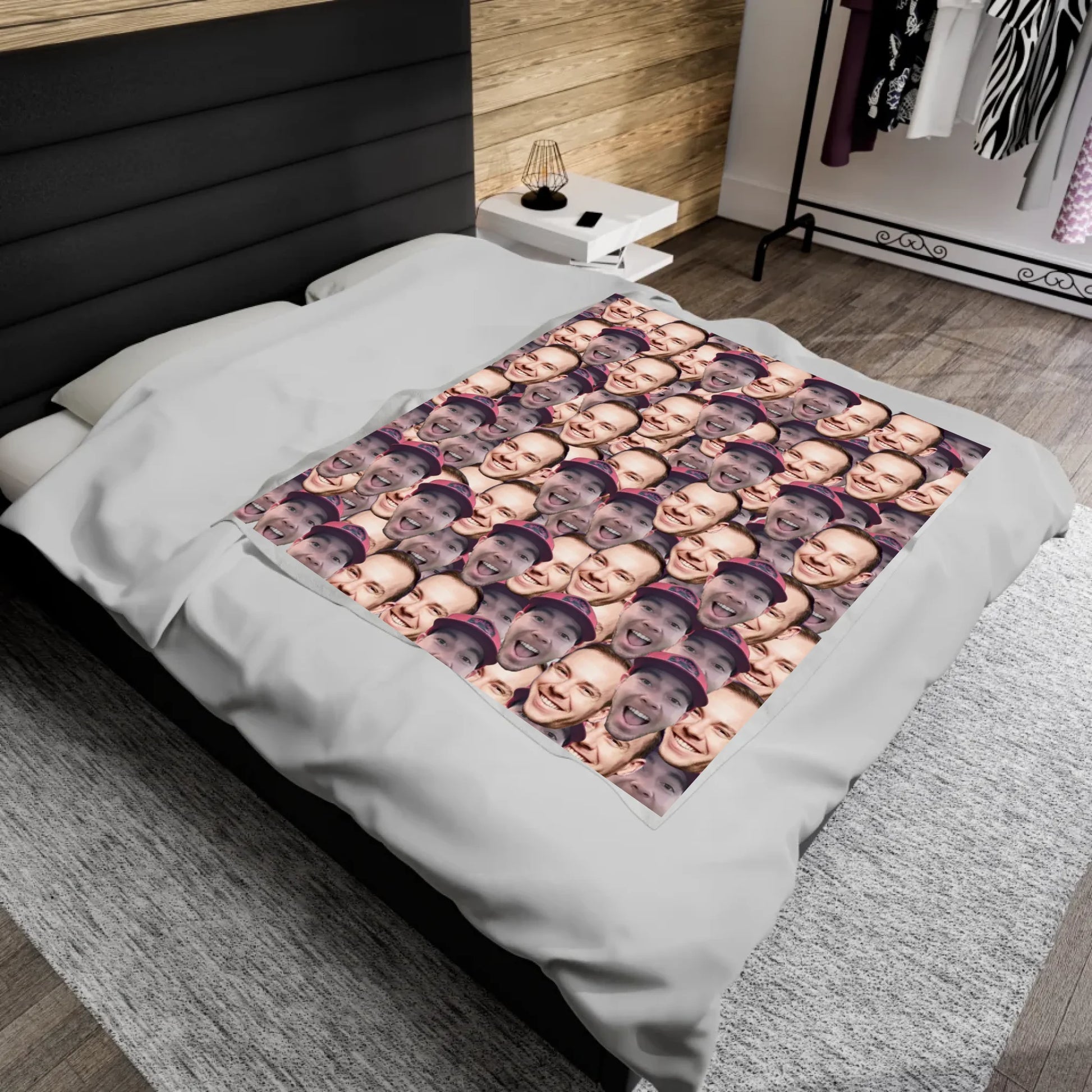 Velveteen Blanket Context 2 - 50x60